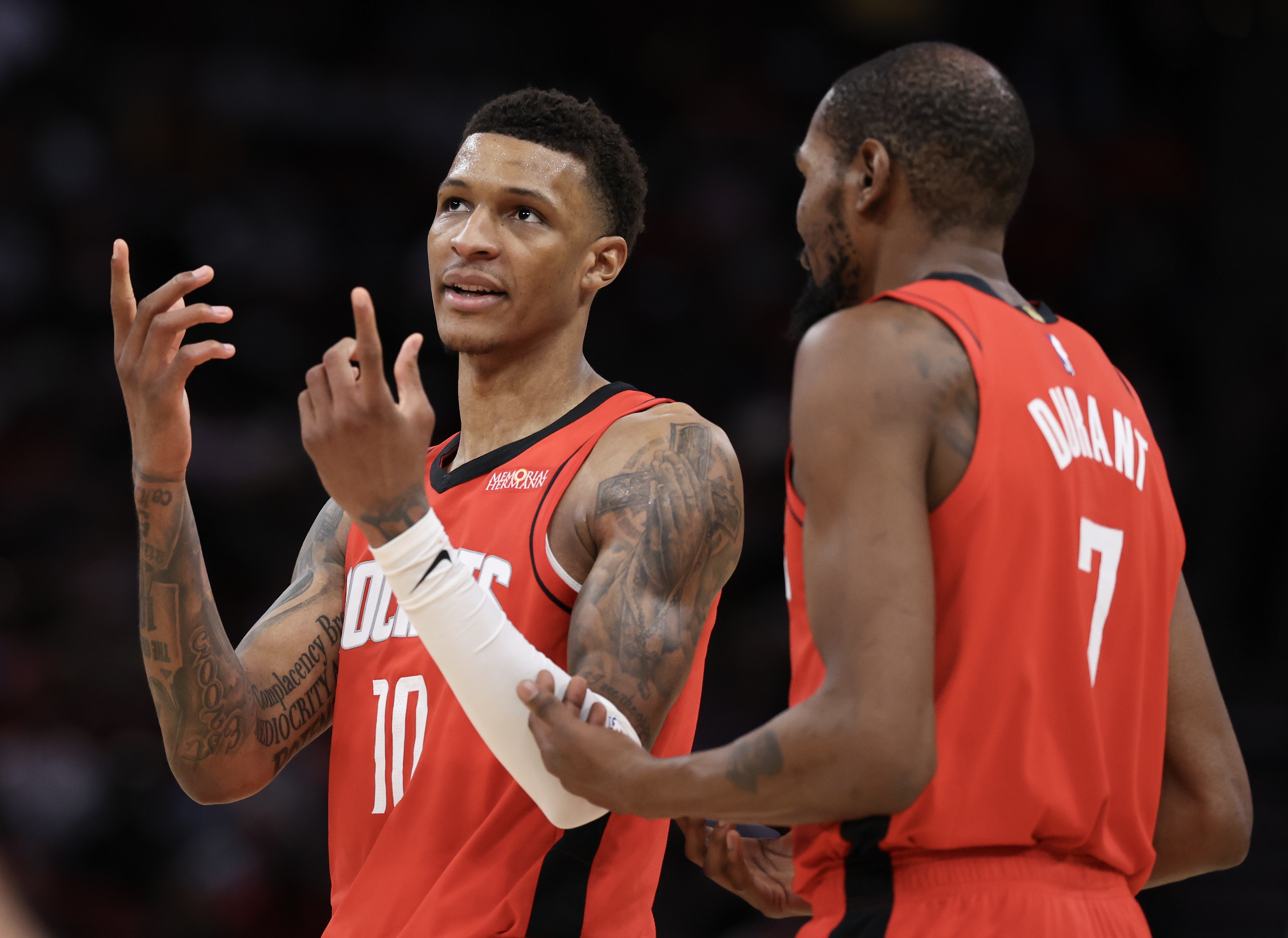 Kaiyun Sports-小贾三分10中1！夹KD无限放空小贾 空间差&amp;无发牌手导致逻辑闭环